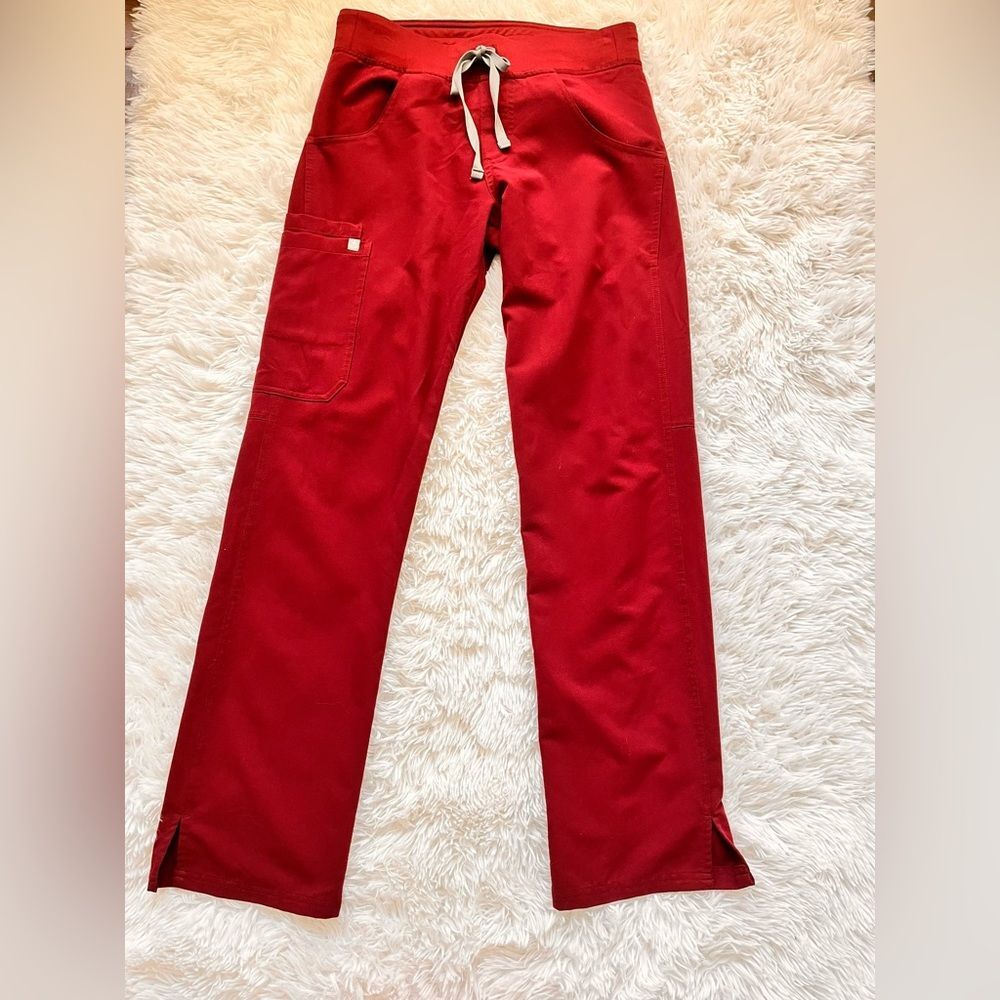 Figs technical collection scrub pants boot cut maroon garnet size XS